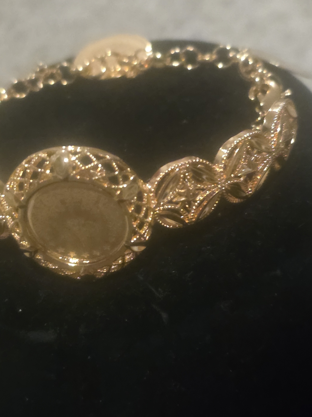 22kgp Dubai Elegant Gold-Tone Women's Bracelet with Filigree Medallion - Picture 2 of 12